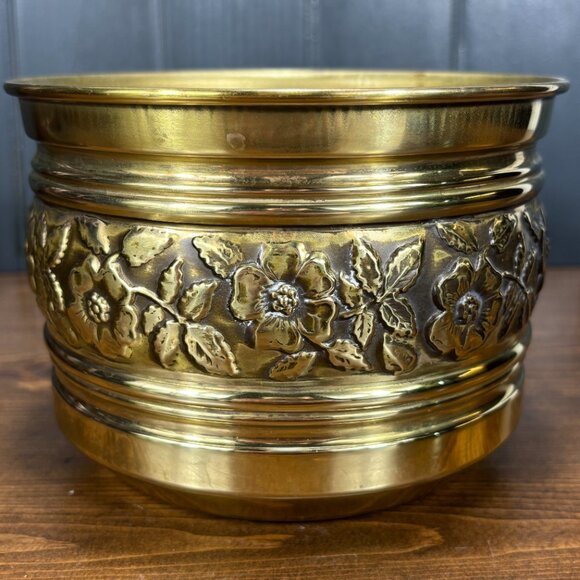 Vintage Embossed Brass Planter with Floral Design Rustic Patina Jardiniere - Picture 4 of 12